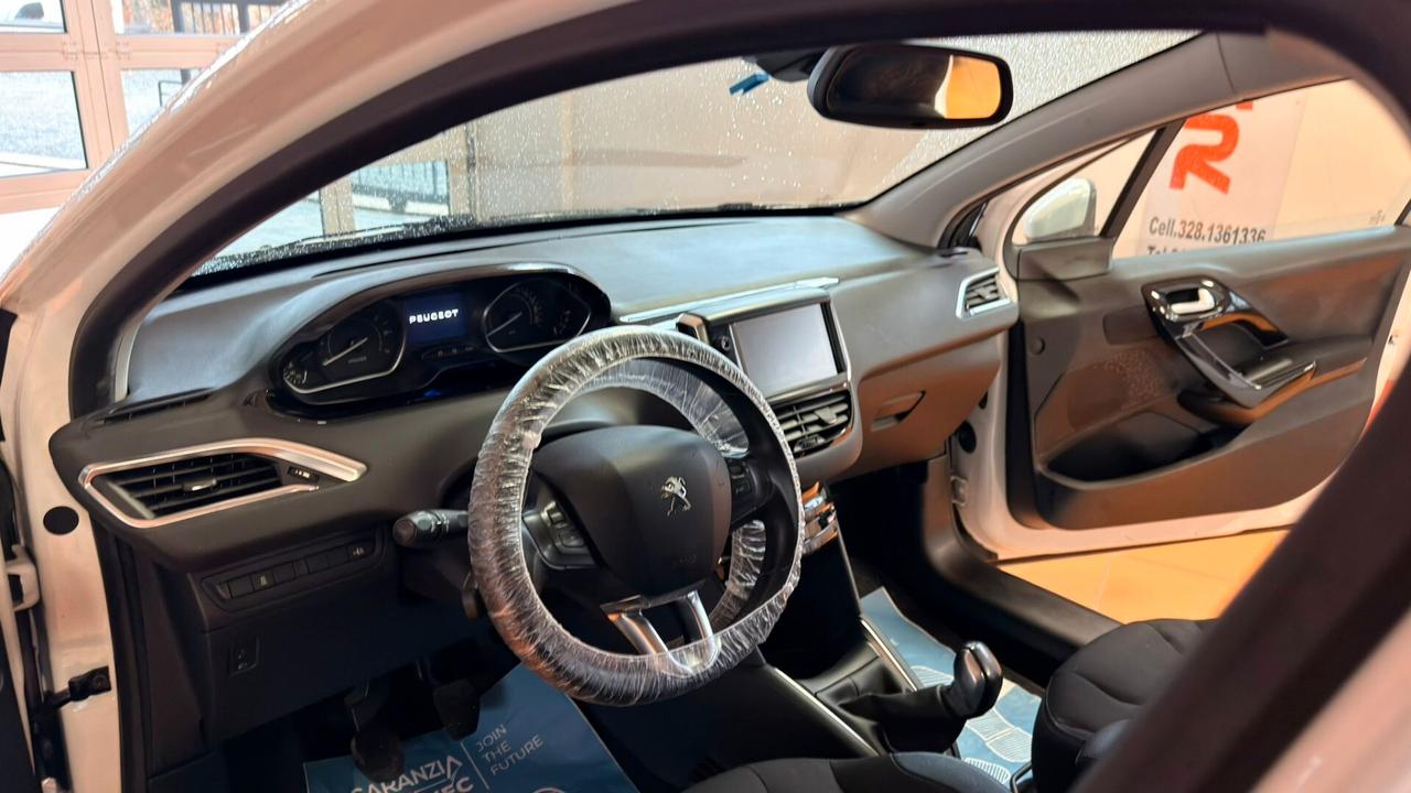 Peugeot 208 PureTech 82 5 porte Allure
