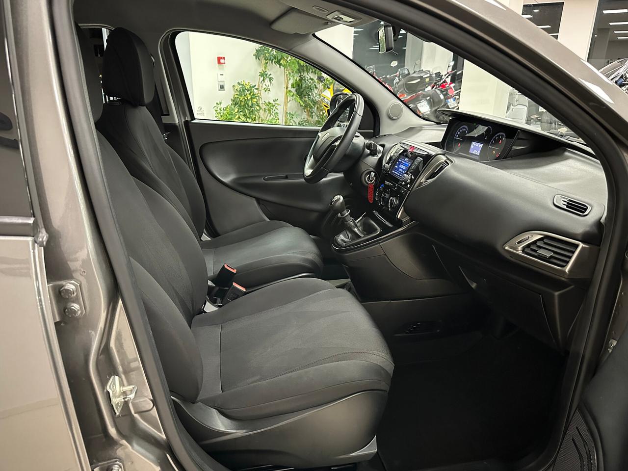 Lancia Ypsilon 1.2 69 CV 5 porte S&S Gold - 2020