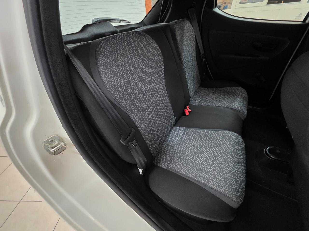 LANCIA YPSILON 1.0 FireFly S&S HYBRID SILVER