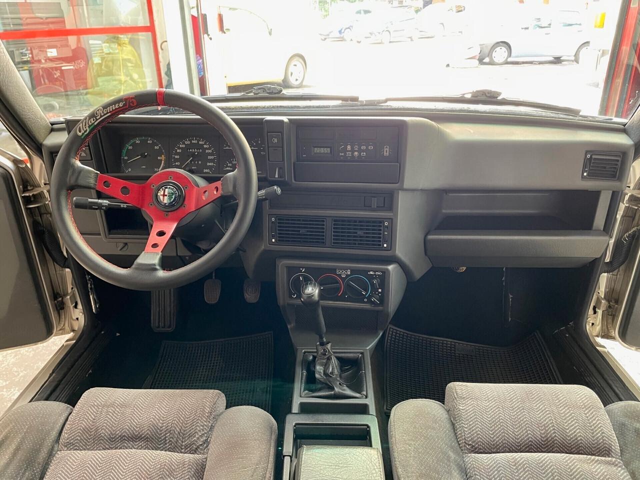 Alfa Romeo 75 2.0i Twin Spark 148cv
