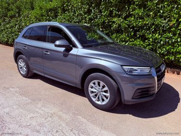 AUDI Q5 2.0 TDI quattro S tronic Business