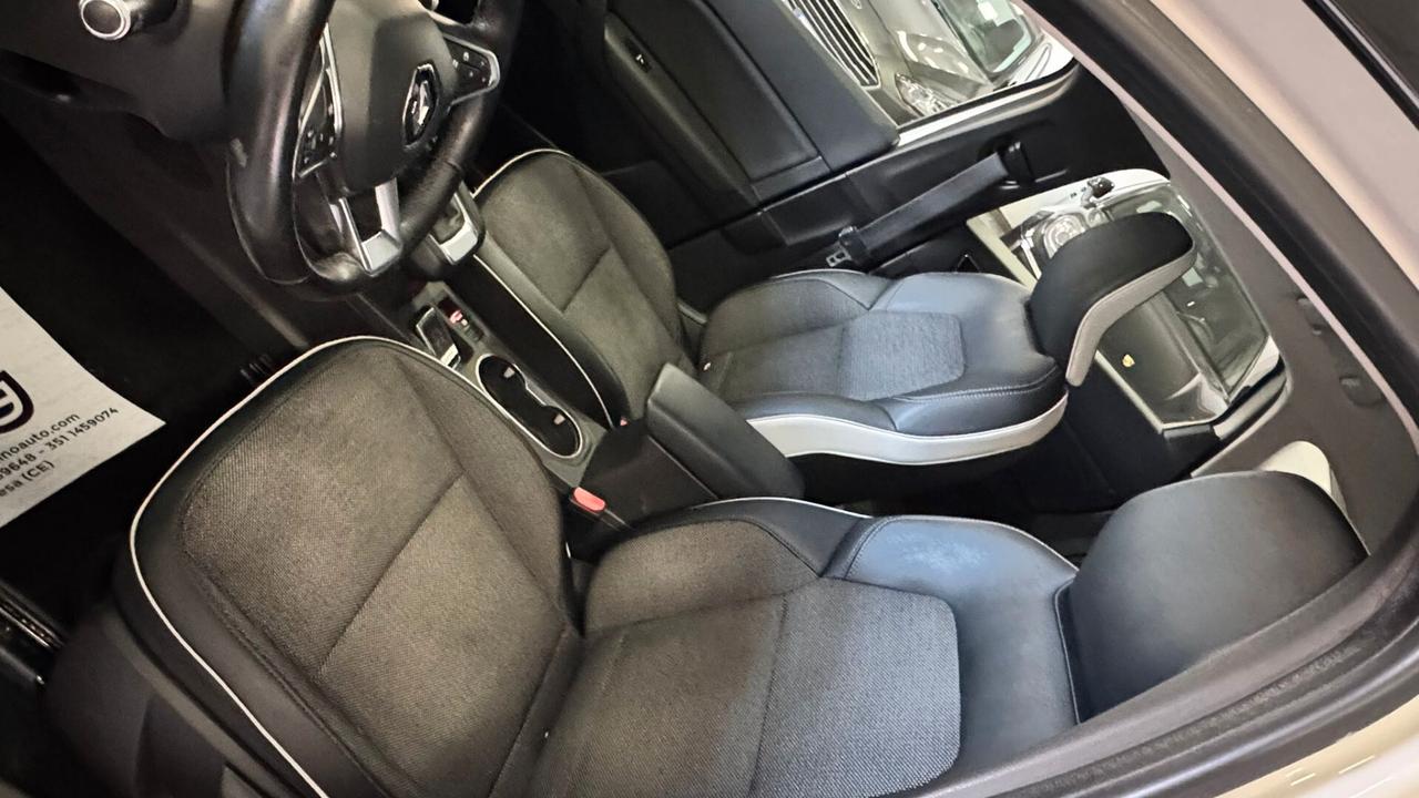 Renault Captur Blue dCi 115 CV EDC Intens