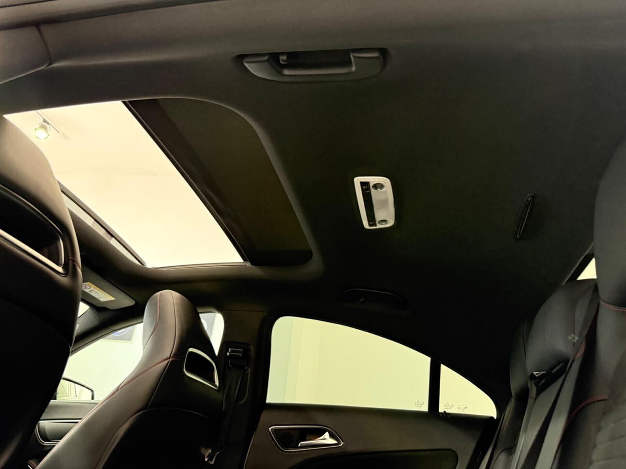 CLA 220 D AUTOMATIC PREMIUM TOTAL BLACK