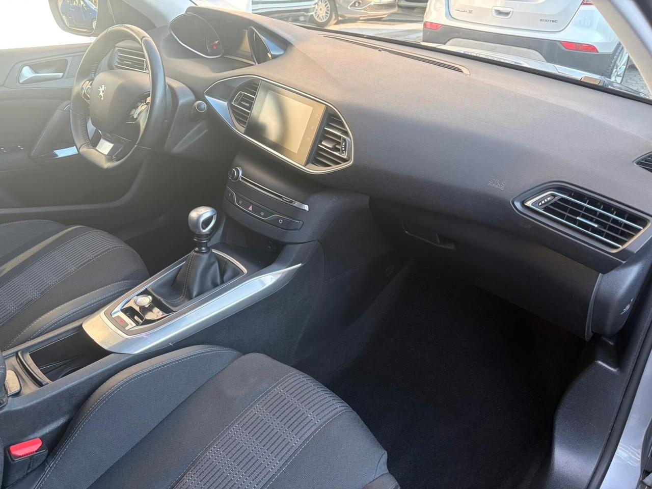 Peugeot 308 PureTech Turbo 130 S&S Allure*EURO6*NAVI*CERCHI