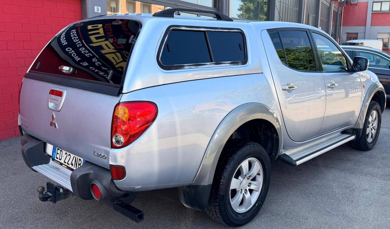Mitsubishi L200 2.5 DI-D/178CV 4X4 DC Intense Plus