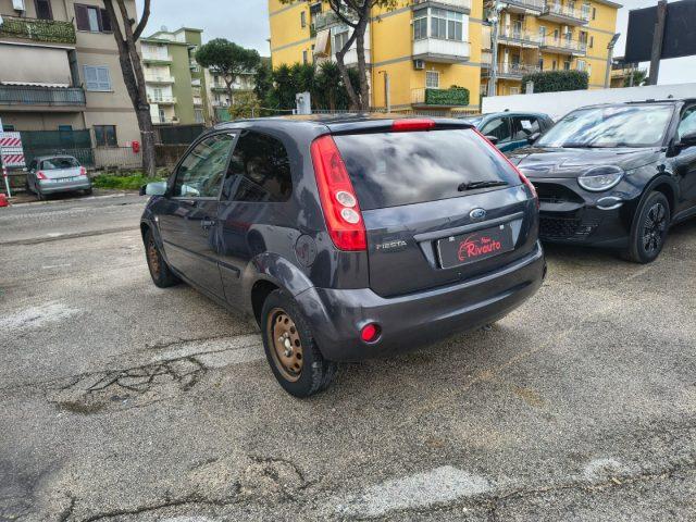FORD Fiesta 1.2 16V 3p. Clever