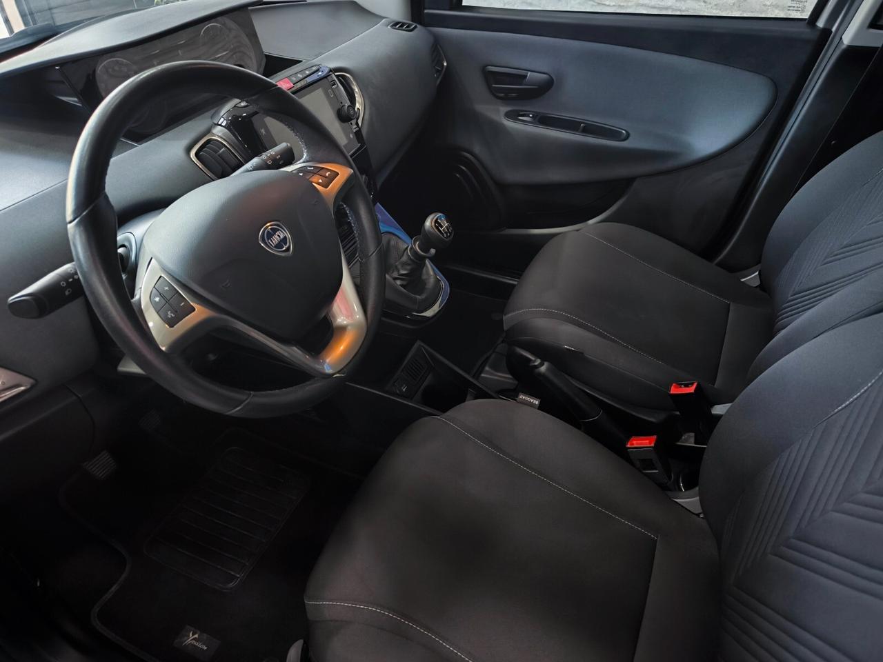Lancia Ypsilon 1.0 FireFly 5 porte S&S Hybrid Ecochic Gold