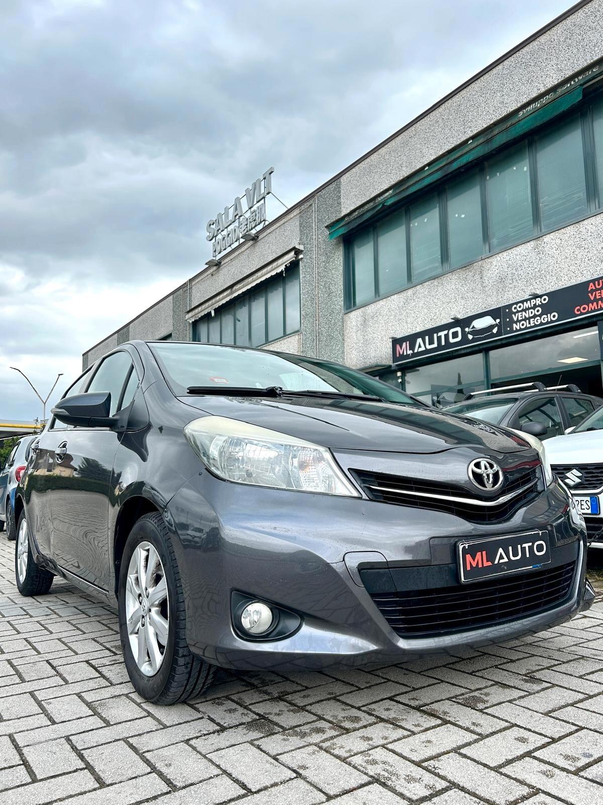 Toyota Yaris 1.0 5 porte Lounge - ok neopatentato