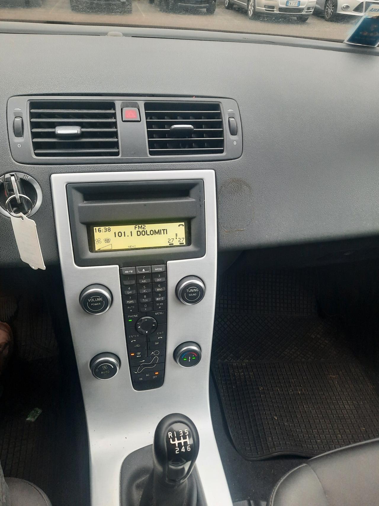 Volvo V50 D2 R-design