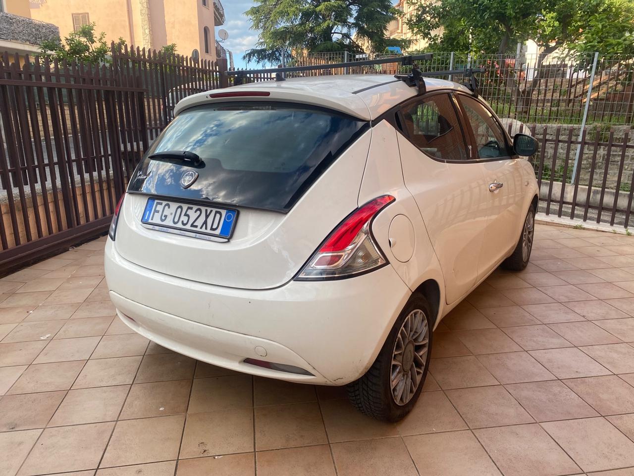 Lancia Ypsilon 1.2 69 CV 5 porte Platinum