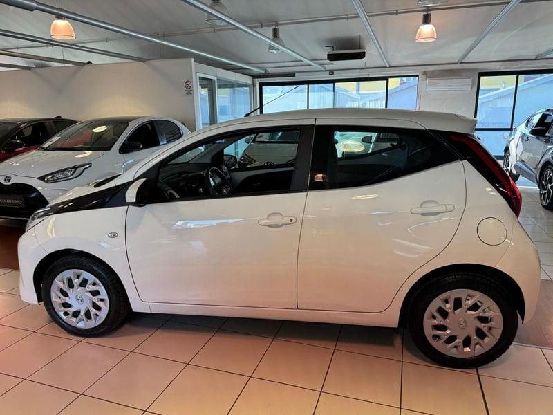 Toyota Aygo Connect 1.0 VVT-i 72 CV 5 porte x-play