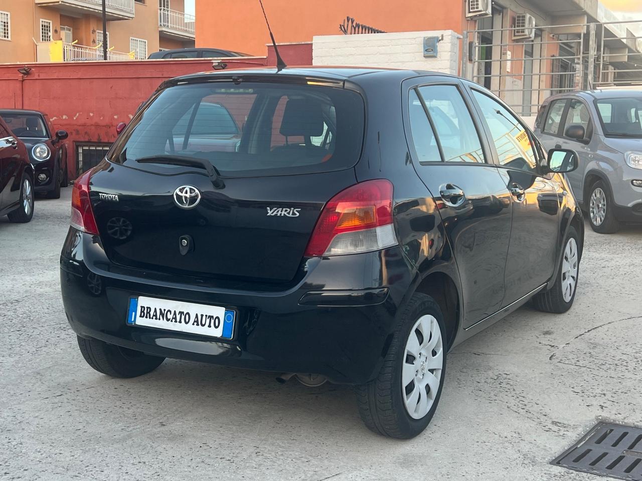 Toyota Yaris 1.0 5 porte