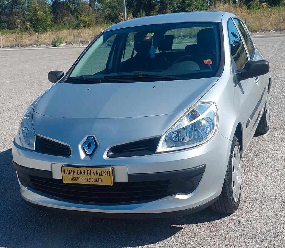 RENAULT CLIO 1.2 -PARI AL NUOVO-NEOPATENTATI