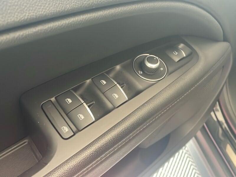 Alfa Romeo Stelvio 2.2 TD 160 CV Super AT8 RWD