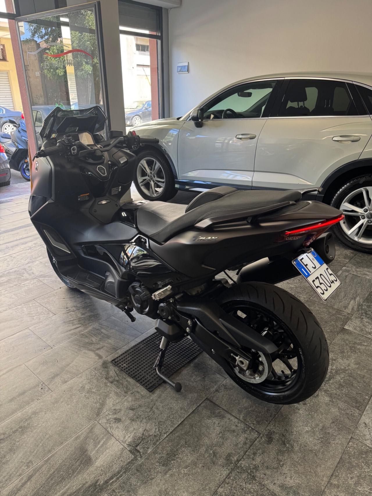 Yamaha TMAX 560 TECH MAX FINANZIABILE