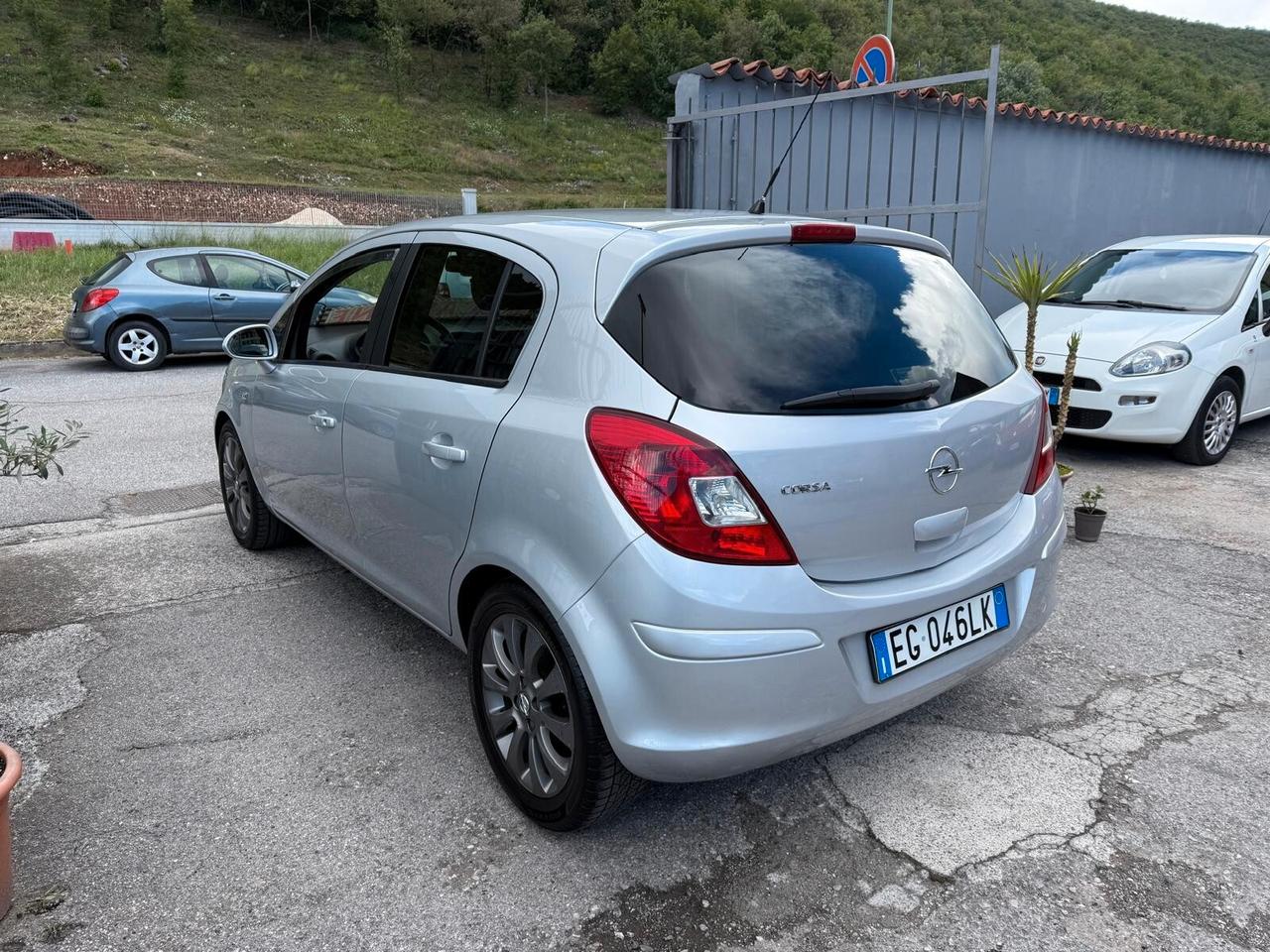 Opel CORSA 1.2 5 PORTE Club