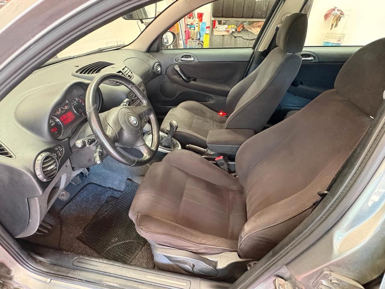 ALFA ROMEO 147 serie2 benz.1.6 CV 105 Km 152.418 certificati PER NEOPATENTATI