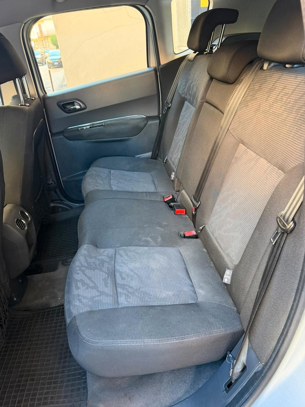 Peugeot 3008 1.6 HDi 110CV