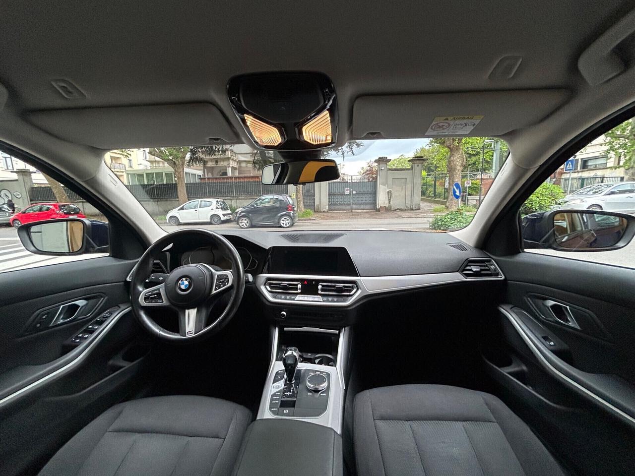 Bmw 318d 48V MHEV Business Advantage