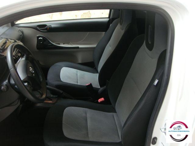 TOYOTA - iQ - 1.0 CVT Lounge