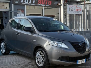 LANCIA Ypsilon 1.2 69 CV 5p. Platinum