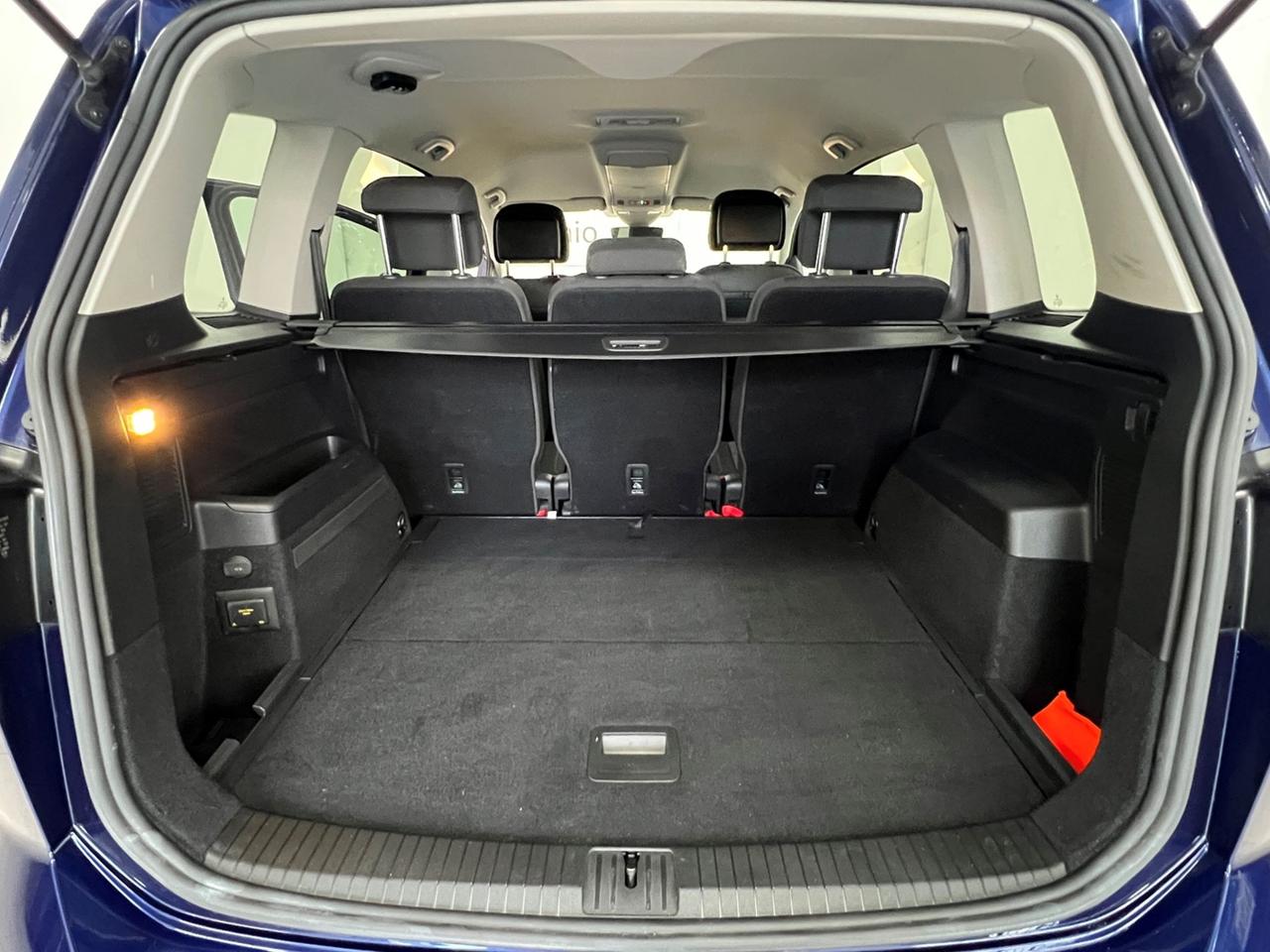 VOLKSWAGEN Touran III 2015 Touran 2.0 tdi Business 122cv