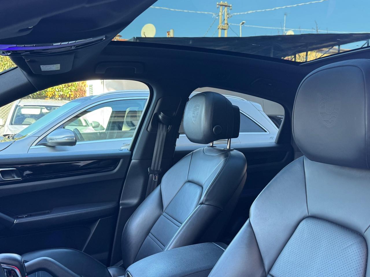 Porsche Cayenne 3.0 V6 Platinum Edition