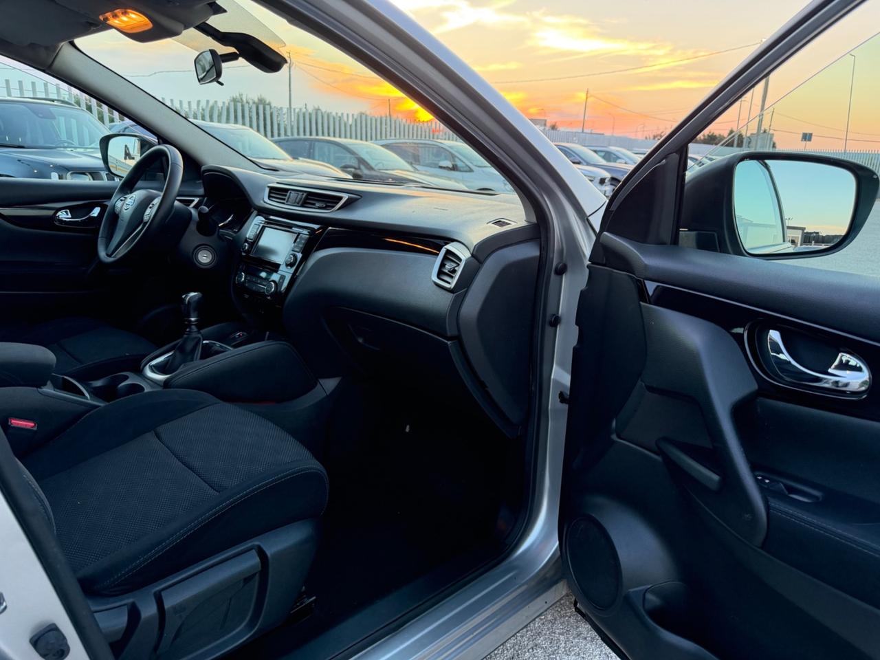 NISSAN QASHQAI 1.5 DCI 110 FUL LED NAVI RETRO MY15