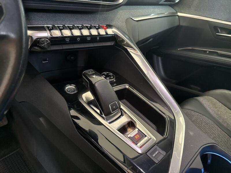 Peugeot 5008 PureTech Turbo 130 EAT8 S&S Allure
