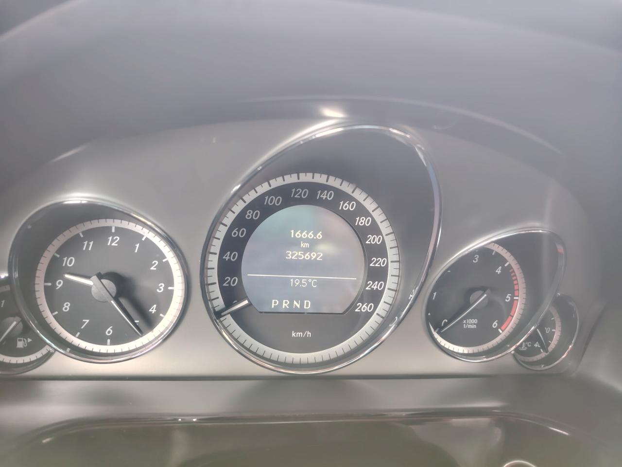 Mercedes-benz E 250 CDI BlueEFFICIENCY Avantgarde AMG