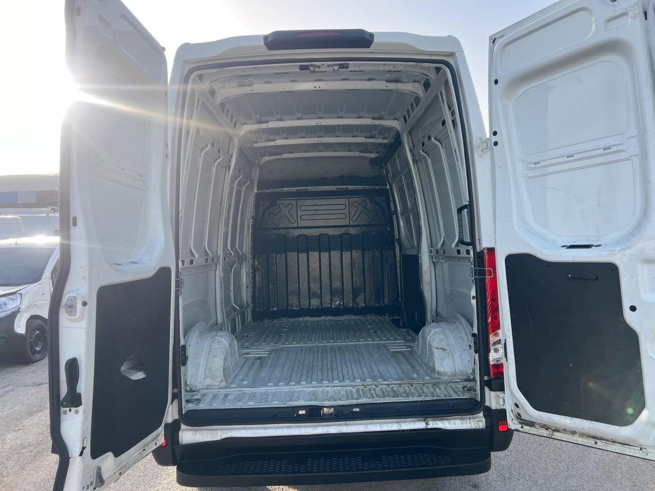 Iveco Daily 35S12 2.3