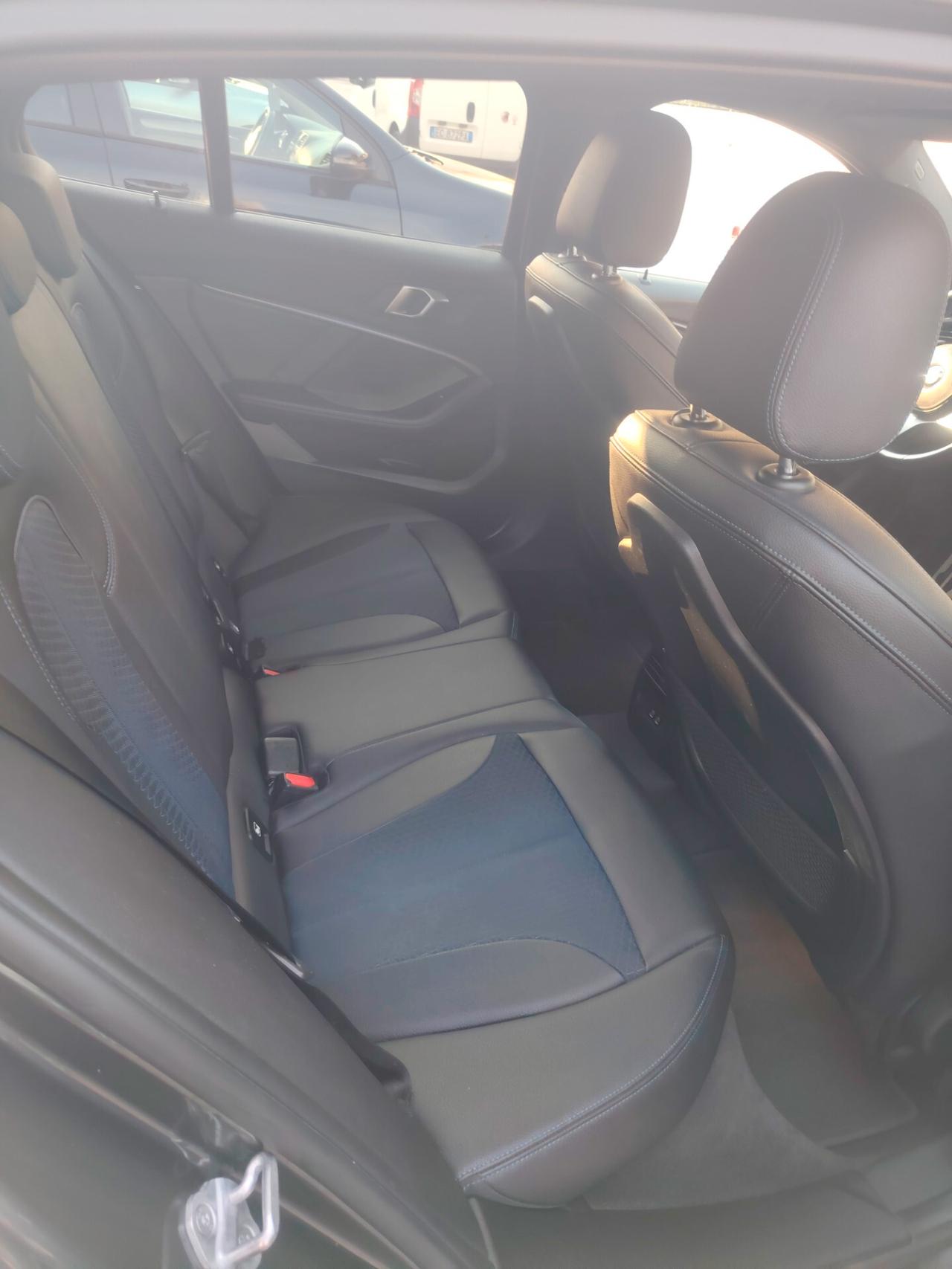 Bmw 116 116d 5p. Luxury