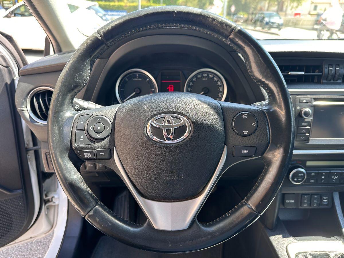 TOYOTA - Auris - TS 1.4 D-4D Lounge #TAGLIANDICERTIFICATI