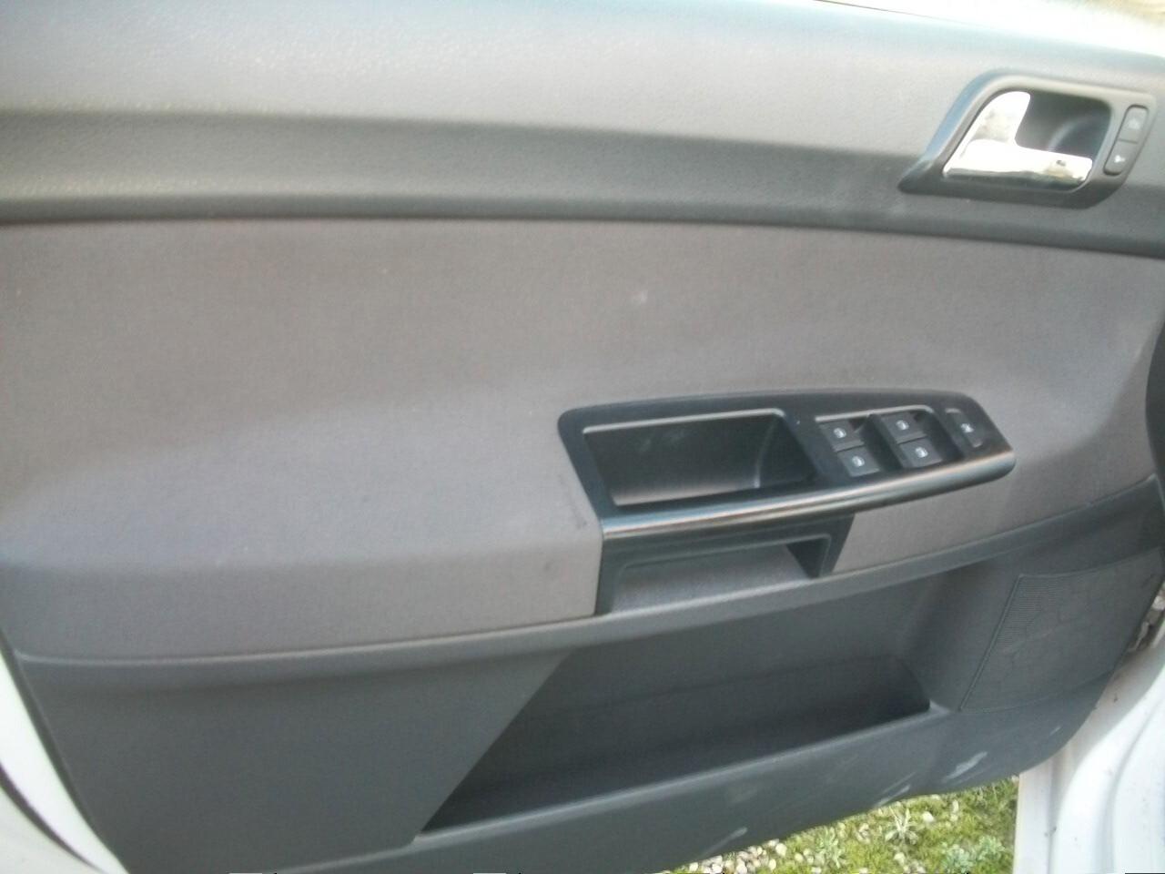 Volkswagen Polo 1.2/60CV 5p. United CC 1200 EURO 04 BENZINA KM 199500 SI NUOVI PATENTATI GARANZIA UN ANNO