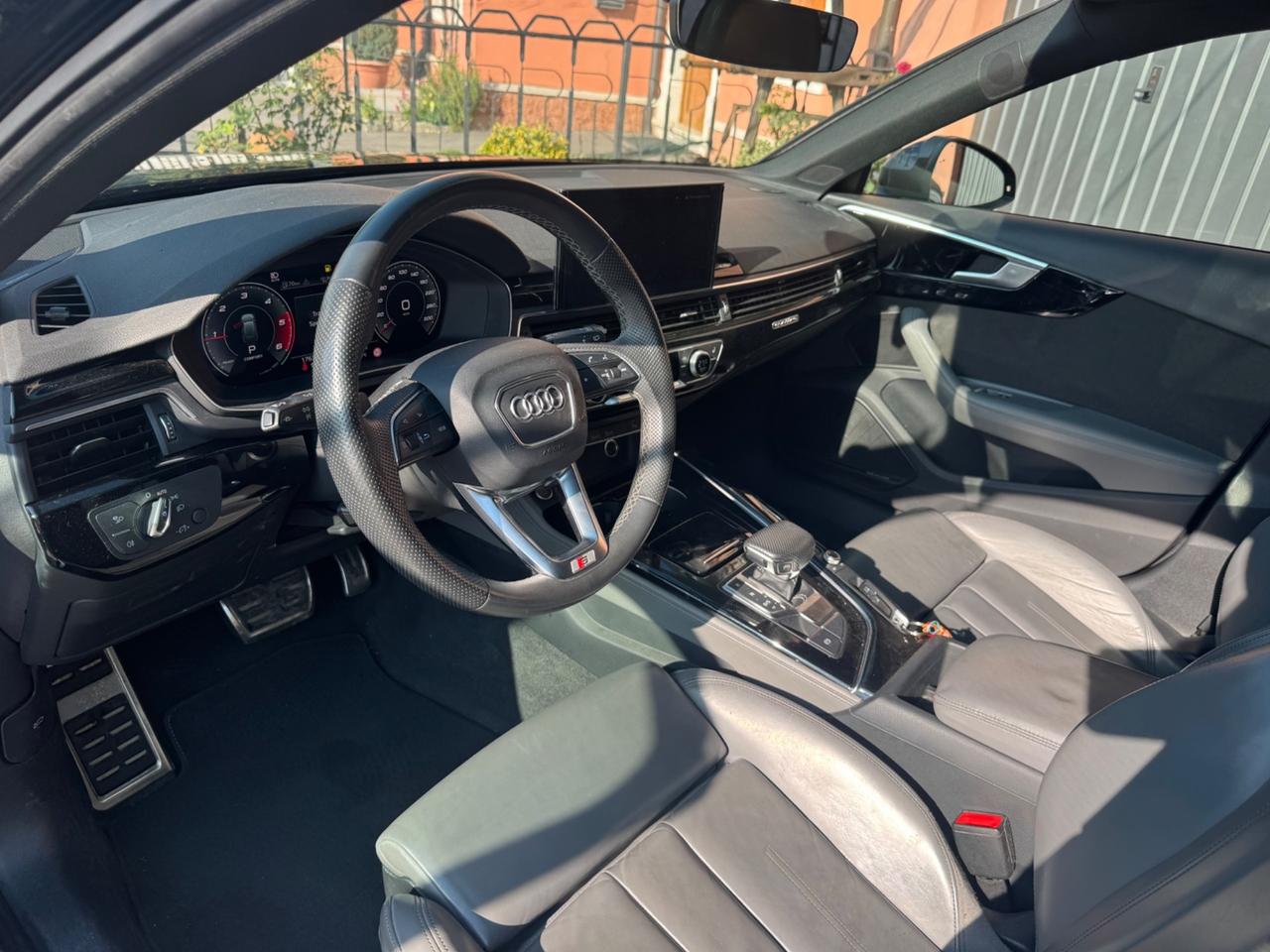 Audi A4 Avant 40 TDI quattro S tronic line edition