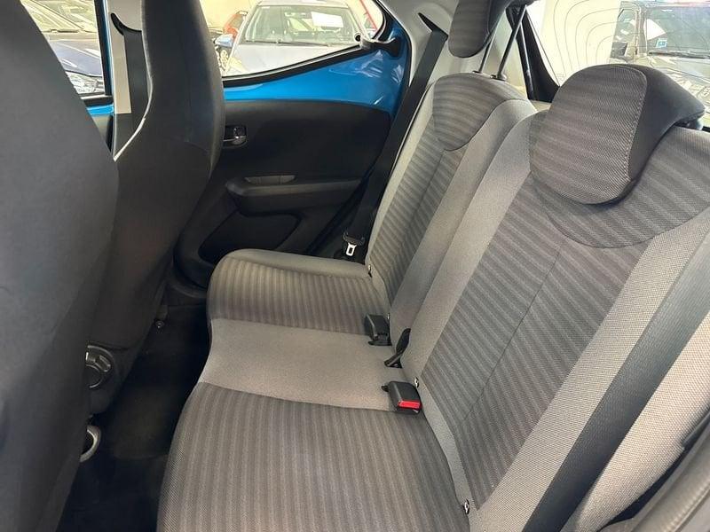 Toyota Aygo 1.0 VVT-i x-play MMT