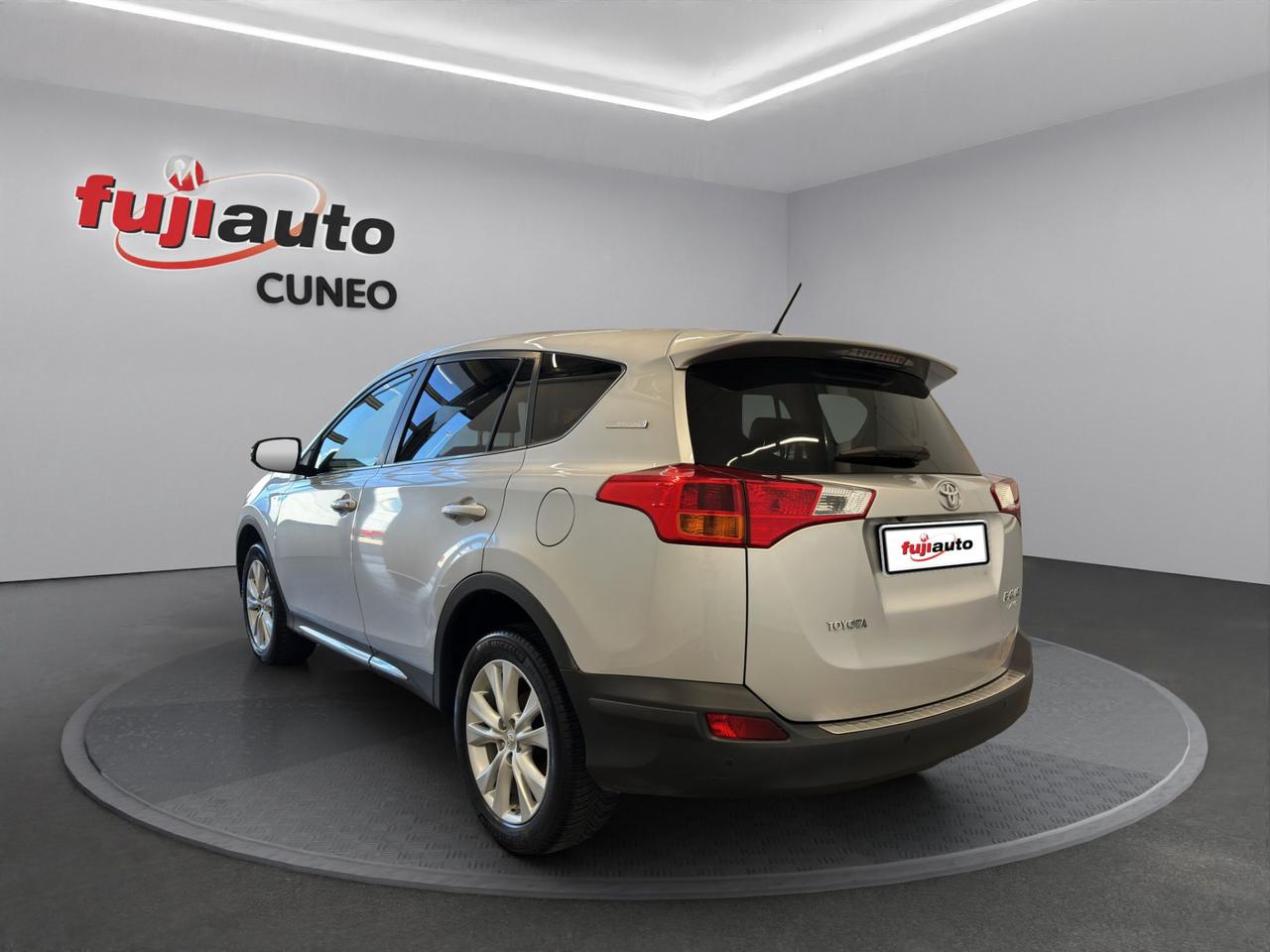 Toyota Rav4 2.2 D-4D 4WD MT STYLE MY12