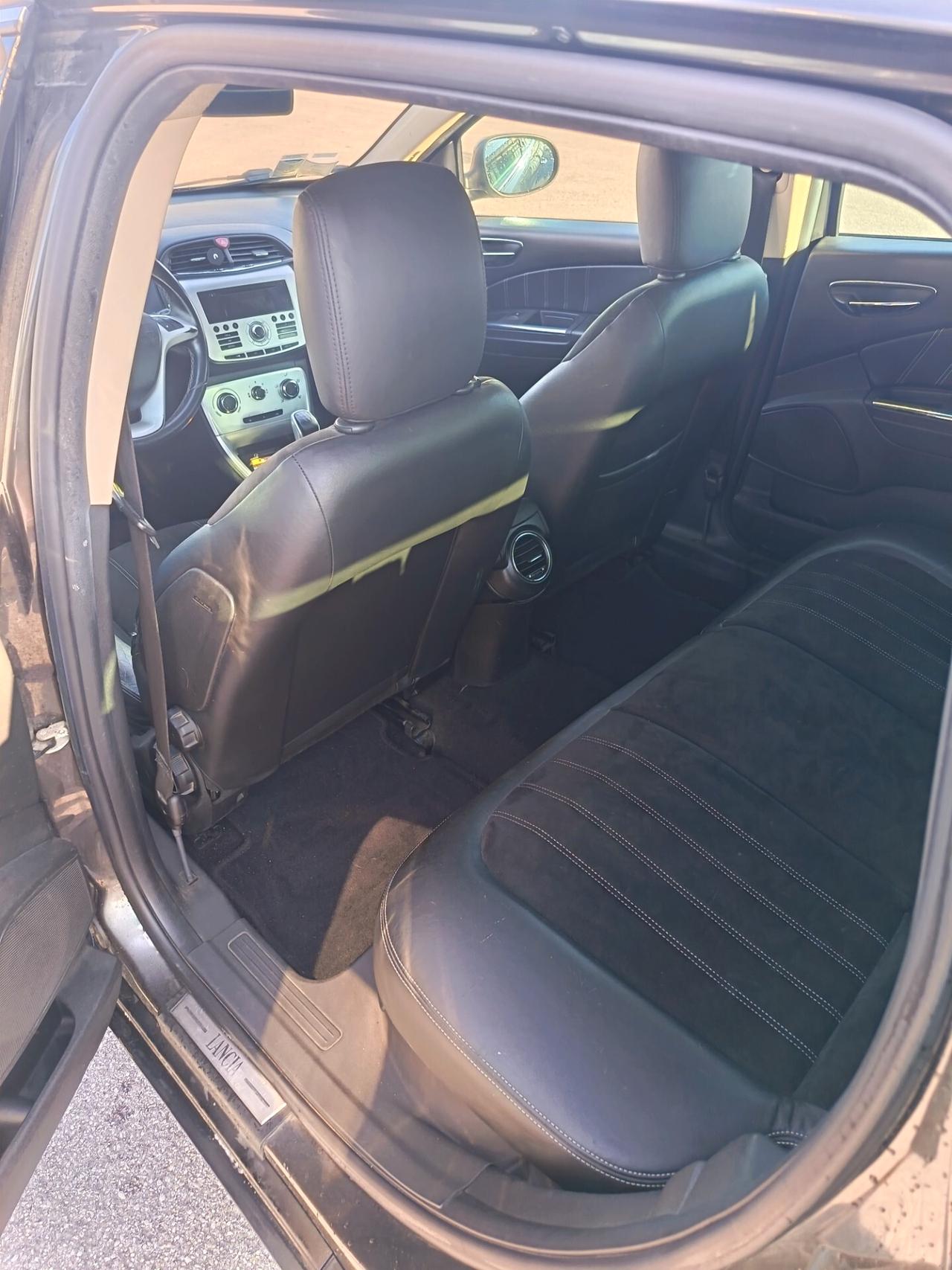 Lancia Delta 1.4 T-Jet 150 CV Argento