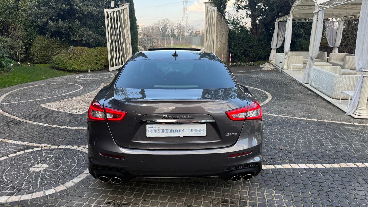 Maserati Ghibli V6 Diesel Gransport TETTO