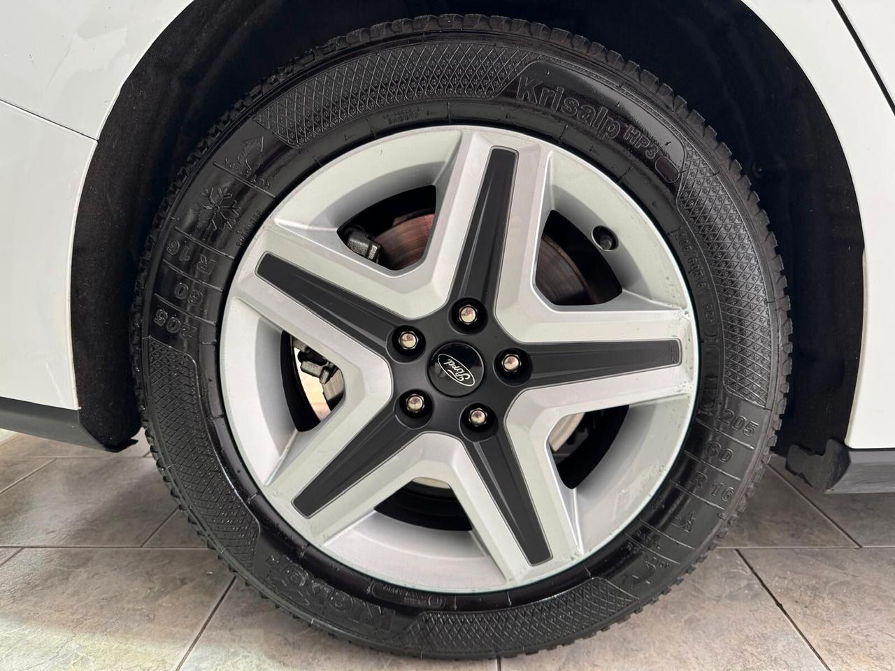 Ford Focus 1.5 120 cv Restyling 2022 NAVI PARK LED