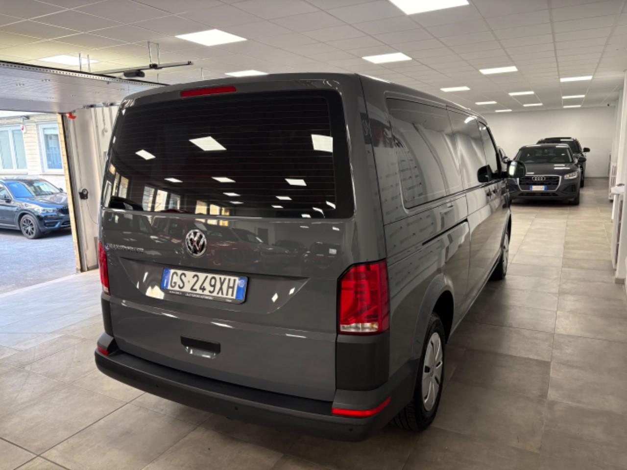 VOLKSWAGEN Transporter T6.1 Transporter 30 kombi M1 2.0 tdi 150cv Business p.l. + IVA