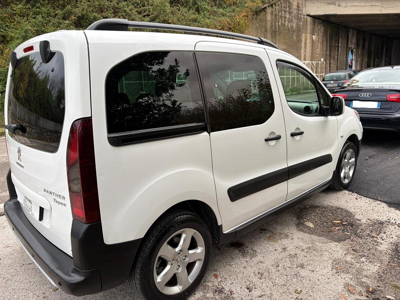 Peugeot Partner Tepee 1.6 HDi 115CV 7POSTI Outdoor