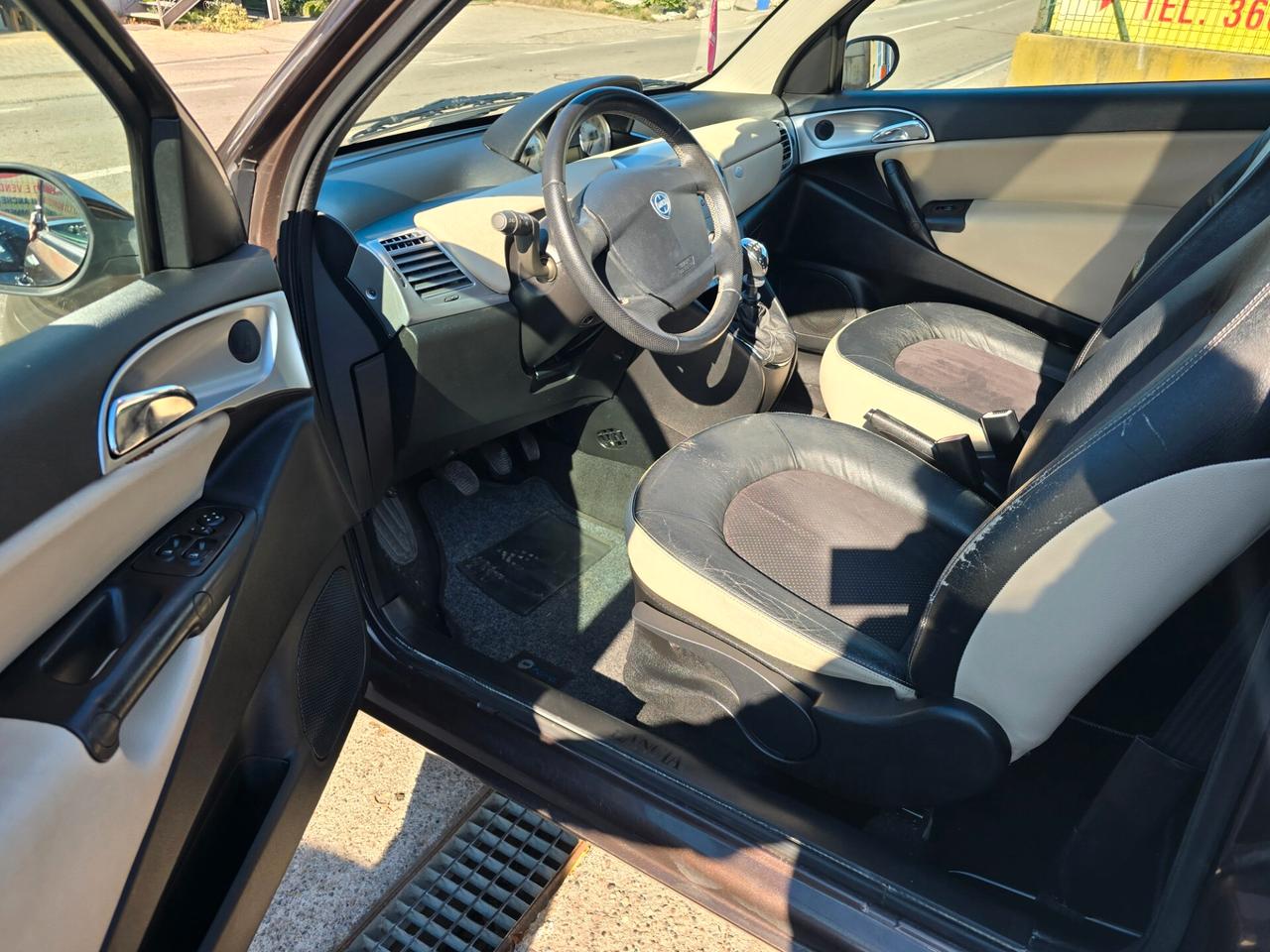 Lancia Ypsilon 1.2 Versus
