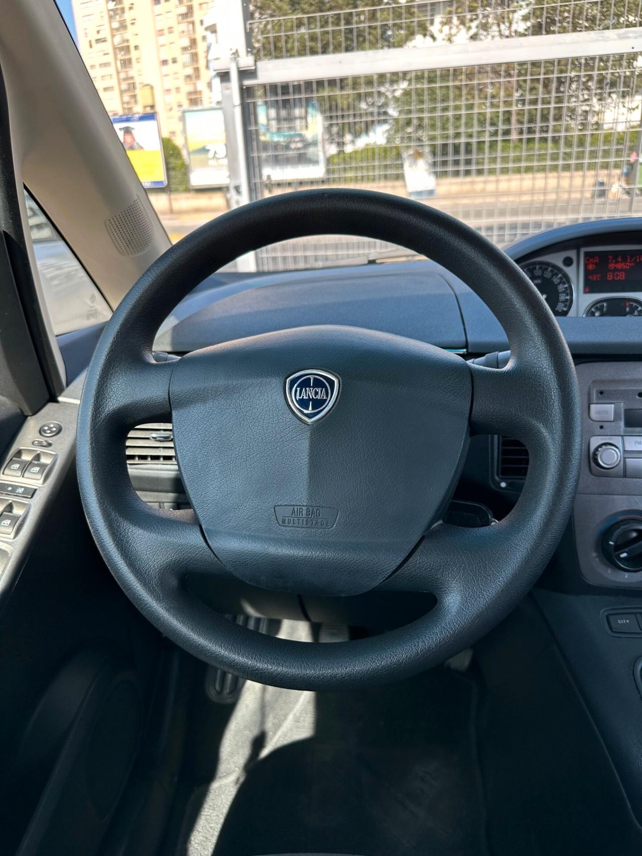 LANCIA YPSILON 1.4 GPL ECOCHIC 2011