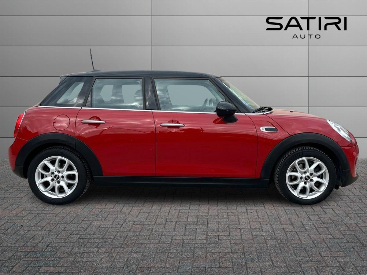 MINI Mini IV F55-F56 2014 - Mini 1.5 Cooper D Business 5p auto