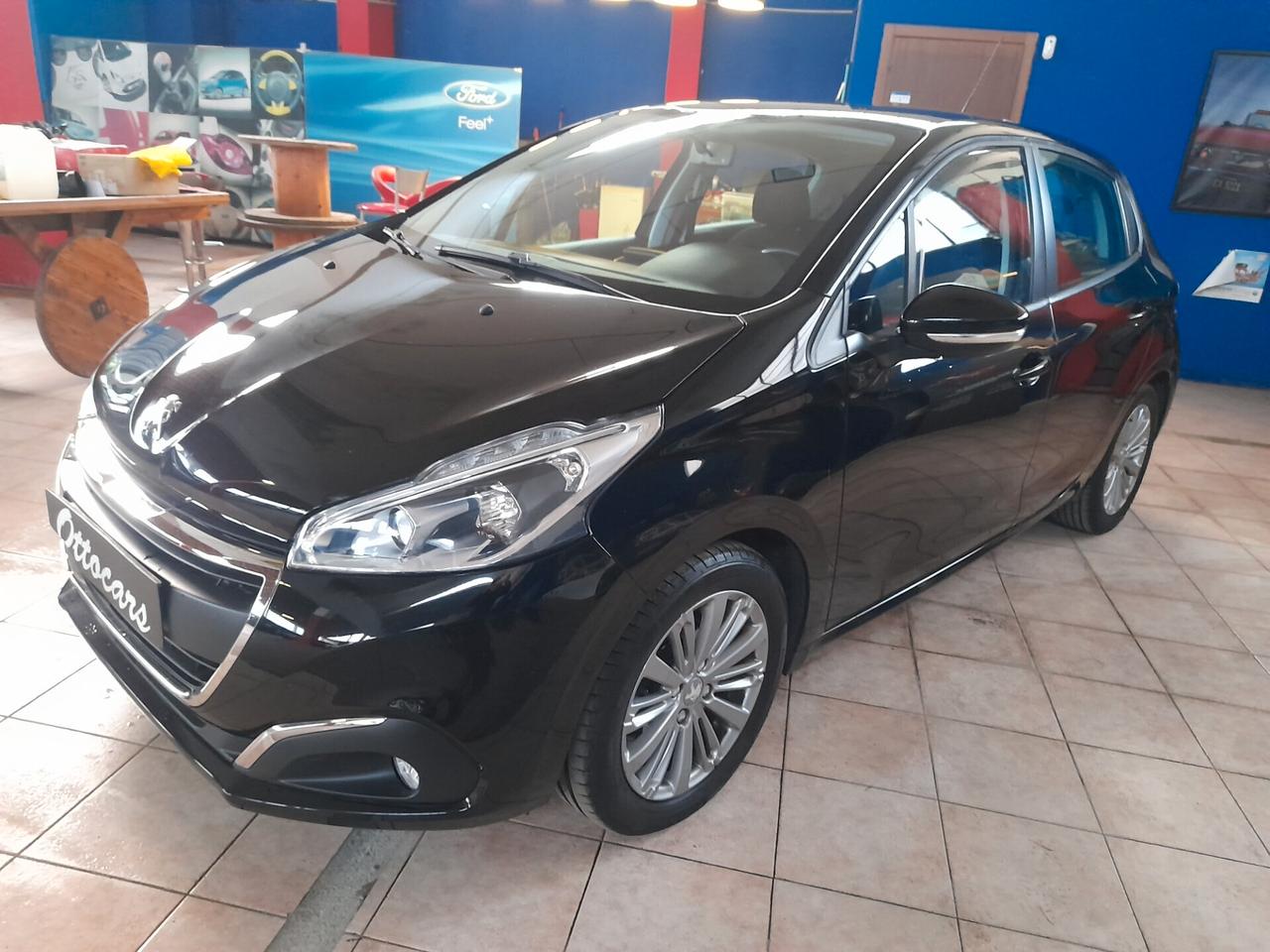 Peugeot 208 PureTech 82 5 porte Allure