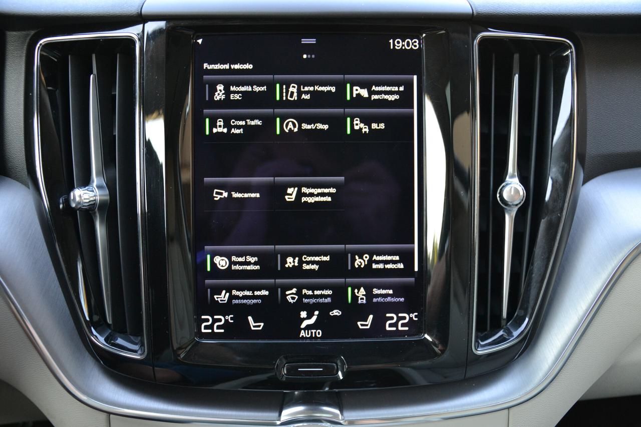 Volvo XC 60 2.0 B4 197CV HYBRID/DIESEL AWD **TETTO PELLE NAV**