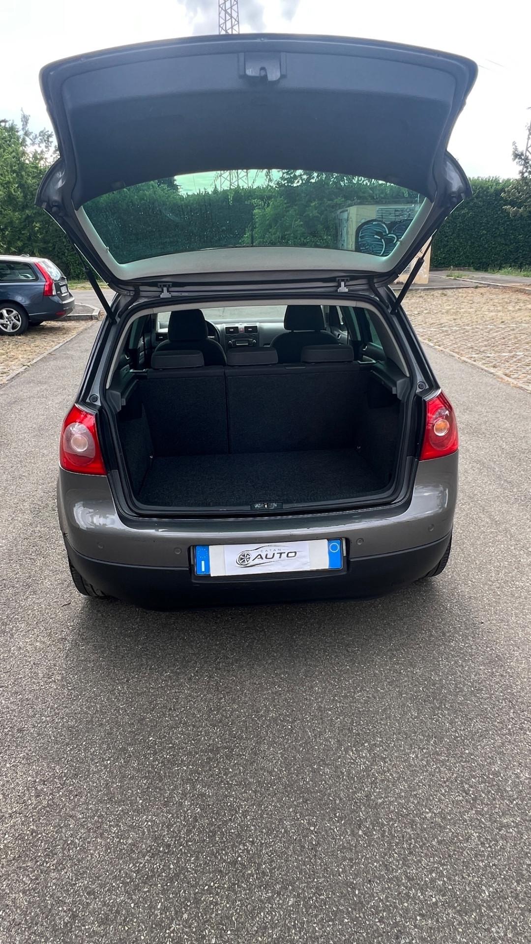 Volkswagen Golf 5 1.4 Benzina Anno 2010 Ideale x NEOPATENTATI