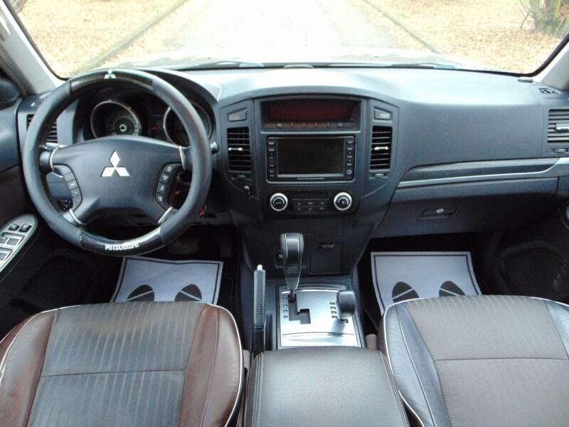 MITSUBISHI Pajero (2006-2009) Pajero 3.2 DI-D 1...