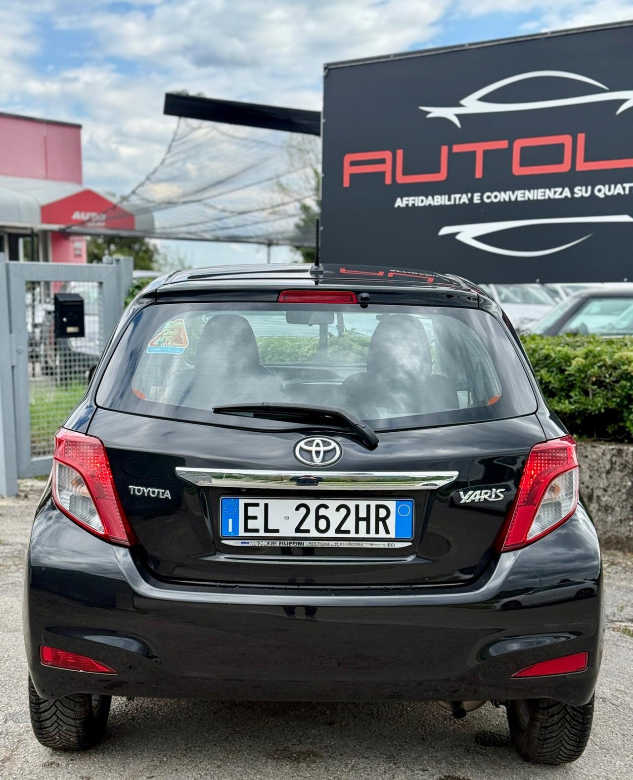 Toyota Yaris 1.0 5 porte Lounge 2011 OK NEOPTENTATI